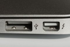 蘋果宣稱明年的新款macbook pro將會(huì)搭載一個(gè)USB3.1接口速度達(dá):10